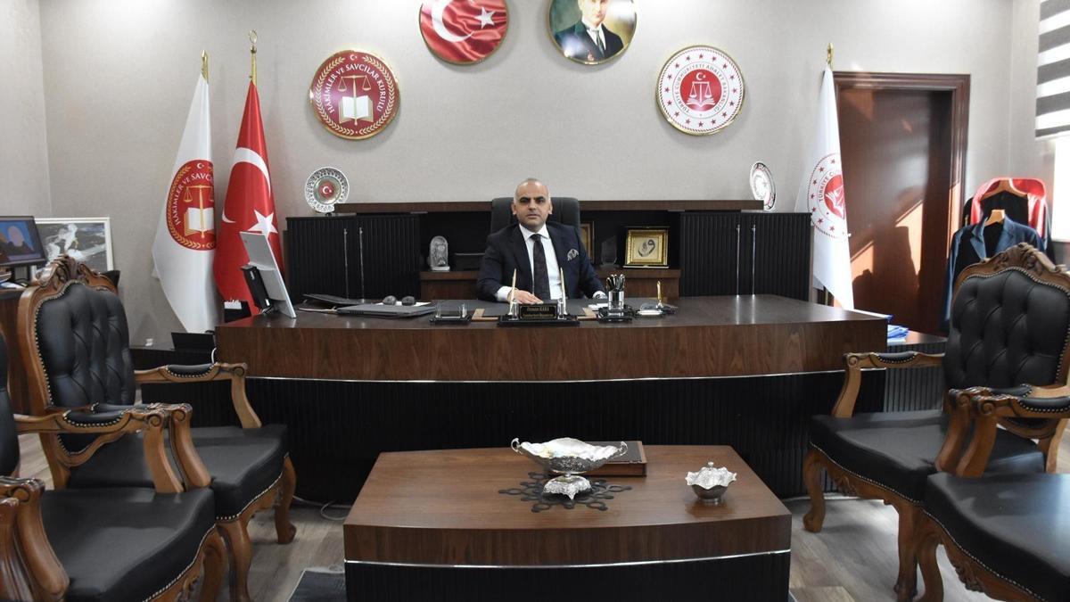 Van Cumhuriyet Başsavcısı Kara'dan gençlere 'hesabınızı kullandırmayın' uyarısı