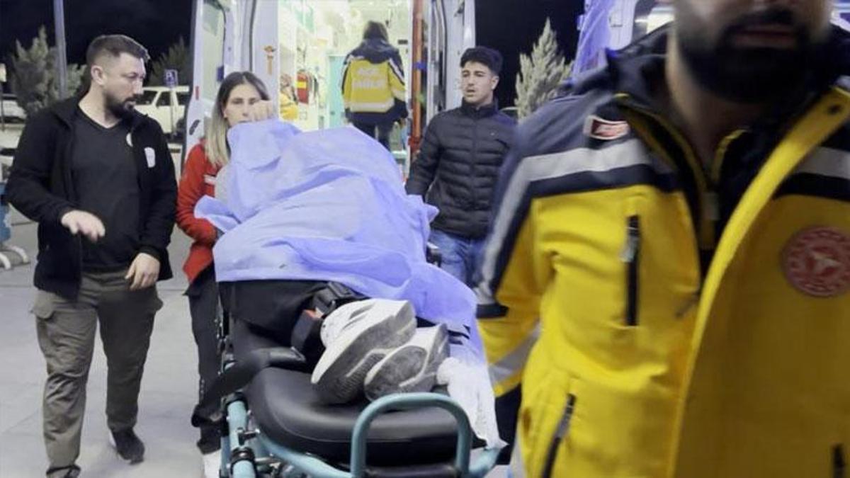 Kavgada arkadaşını bıçakla ağır yaraladı, biri hastaneye diğeri cezaevine gitti