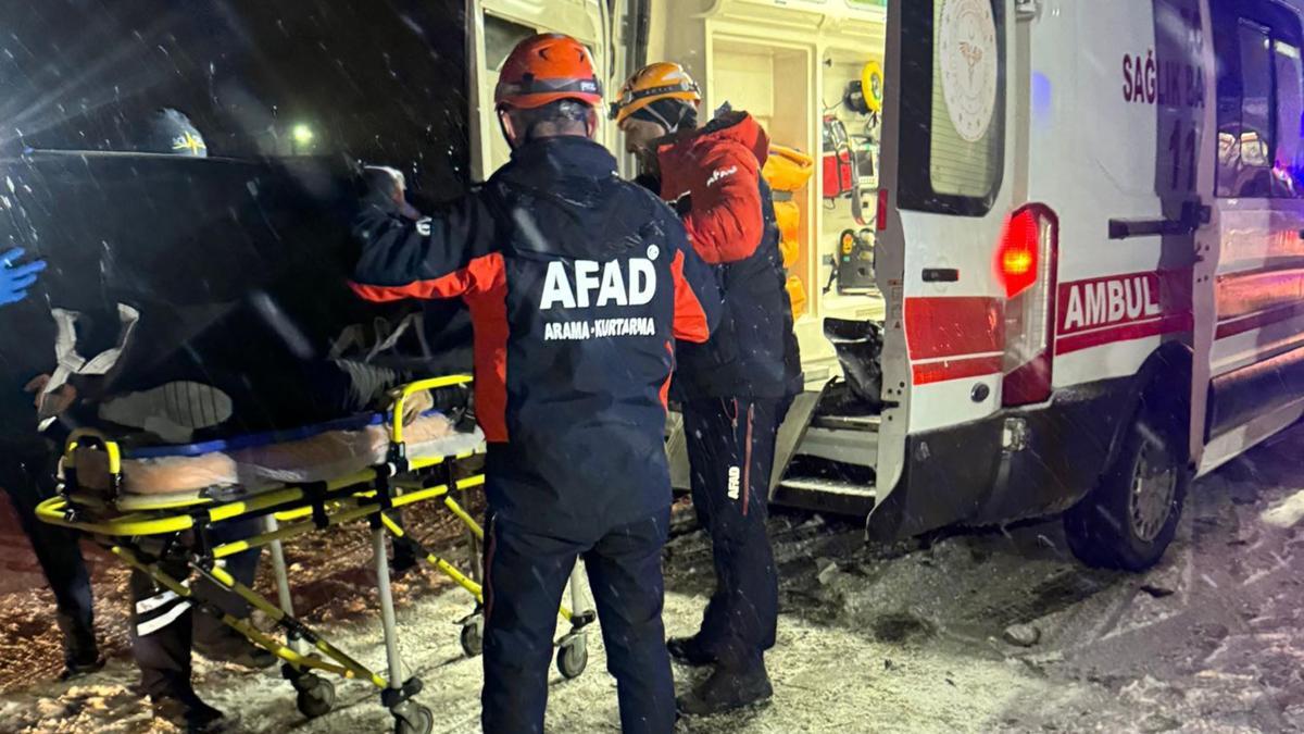 Erzurum’da cip ile TIR kafa kafaya çarpıştı: 4 ölü