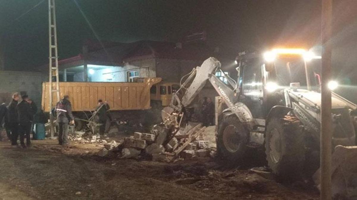 Iğdır’da belediye kamyonu eve girdi; 1 yaralı