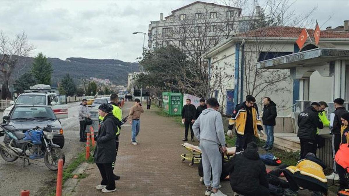 Cide’de motosiklet ile otomobil çarpıştı: 2 yaralı