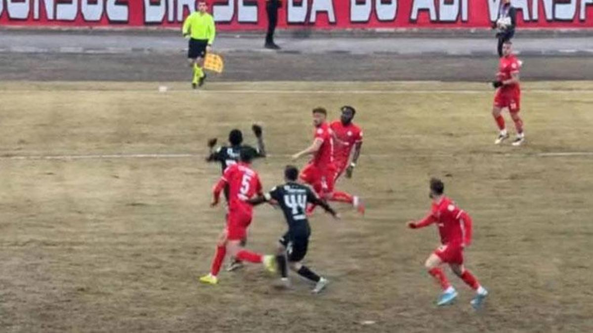 Van Spor FK sahasında Çorum FK karşısında geri döndü!