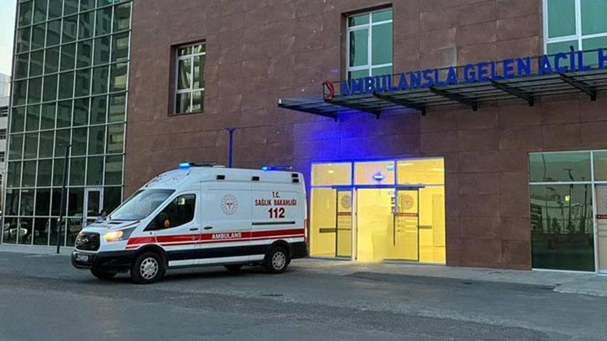 Niğde'de tır otomobille çarpıştı 4 kişi yaralandı