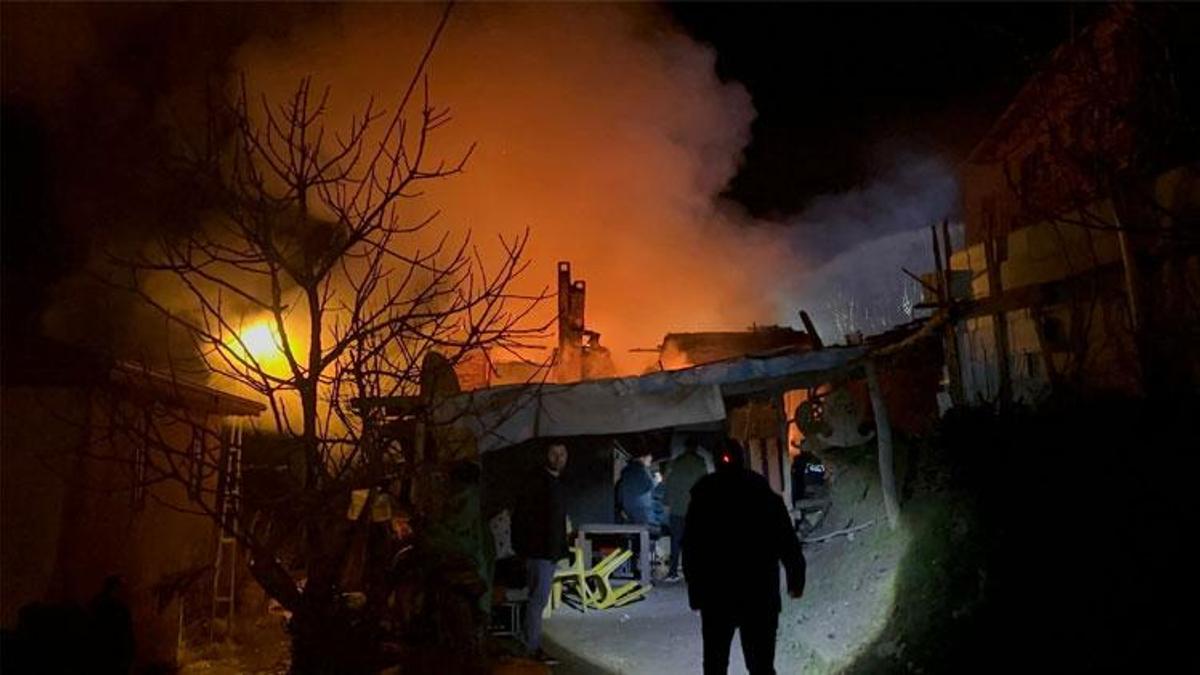 İznik'te 2 katlı binada yangın çıktı