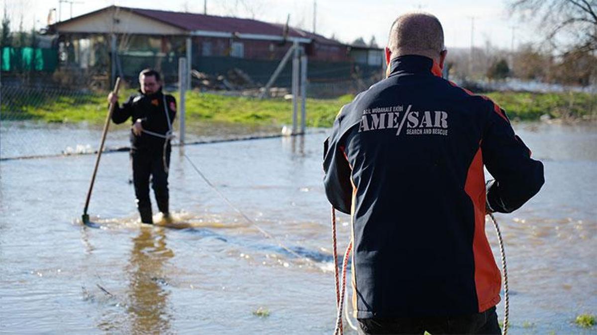 Edirne'de alarm! Meriç Nehri taştı, AFAD seferber oldu! Çiftçi zamanla yarıştı