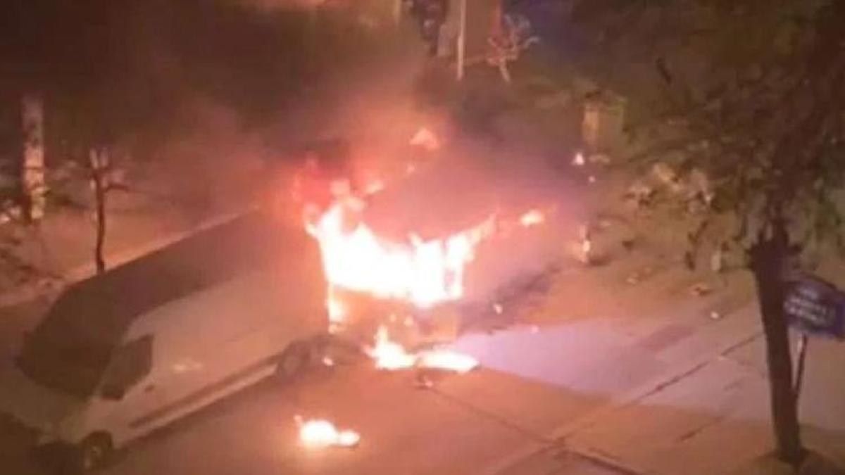 Adıyaman'da seyir halindeki otomobil yandı