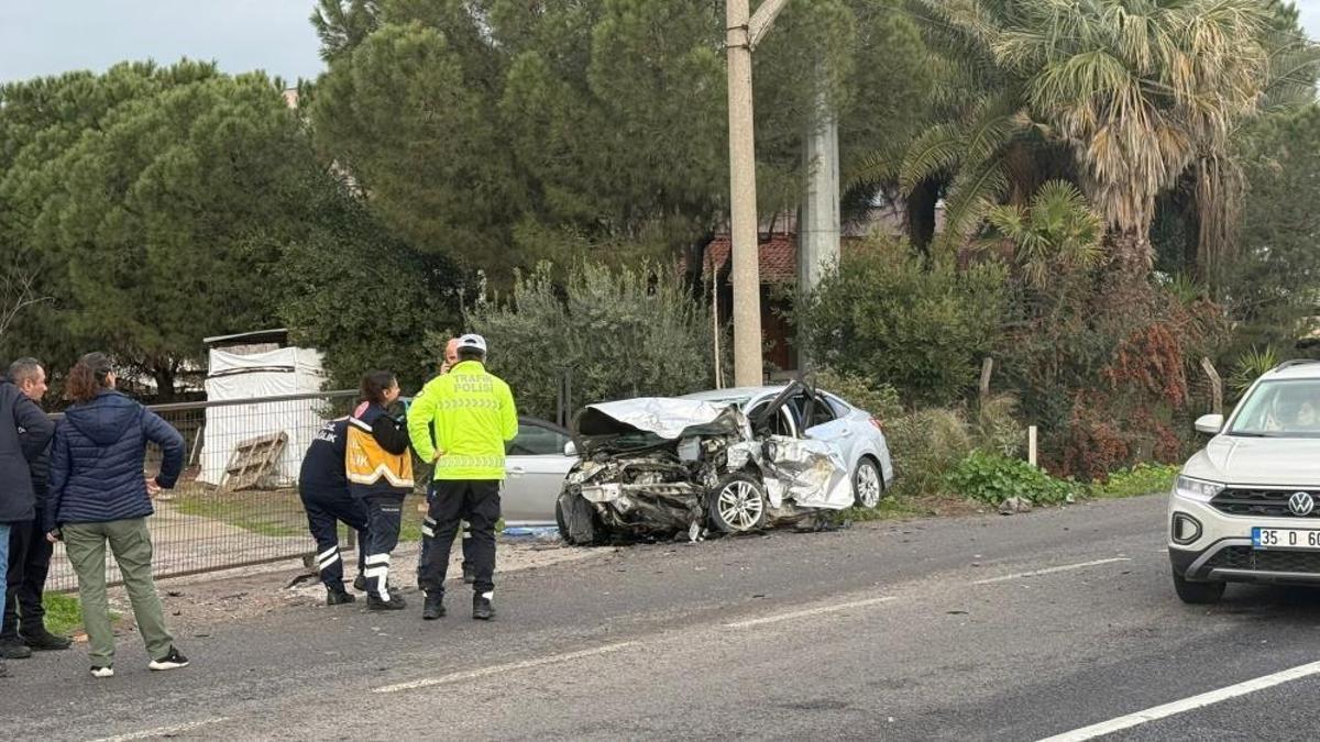 Manisa'da zincirleme trafik kazası! 2 kişi can verdi, 4 kişi yaralı