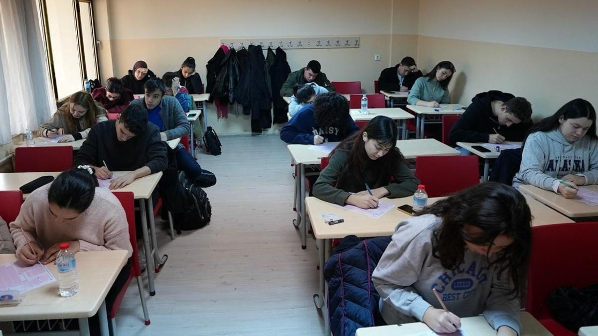 Denizli'de dar gelirli öğrenciye YKS sınav ücreti desteği geliyor