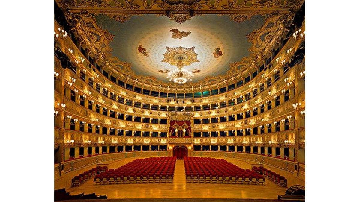 Ahmet Ertuğ’un fotoğraf sergisi “Beyond the Vanishing Point” Venedik’te