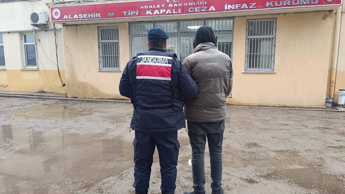 Evinden 1453 sentetik hapla yakalanan şüpheli tutuklandı