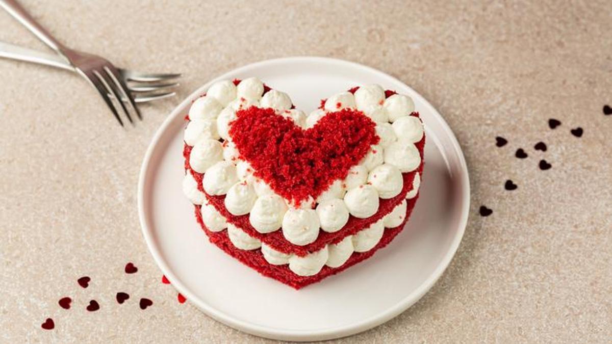 Evde Sevgililer Günü Pastası Yapımı: Kalpli, Şık ve Kolay Pasta Tarifleri, Adım Adım Anlatım