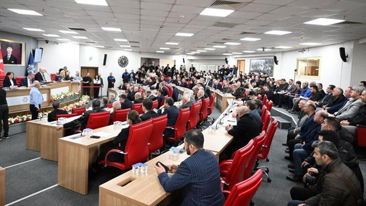 Aydın'ın 17 ilçesinde ücretsiz diş sağlığı hizmetine CHP'den 'ret' oyu geldi