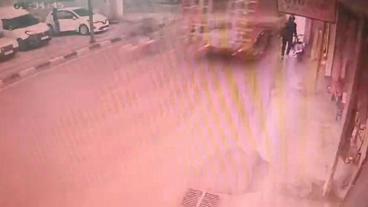 Kamyonun üzerindeki iş makinesi lise öğrencisine çarptı