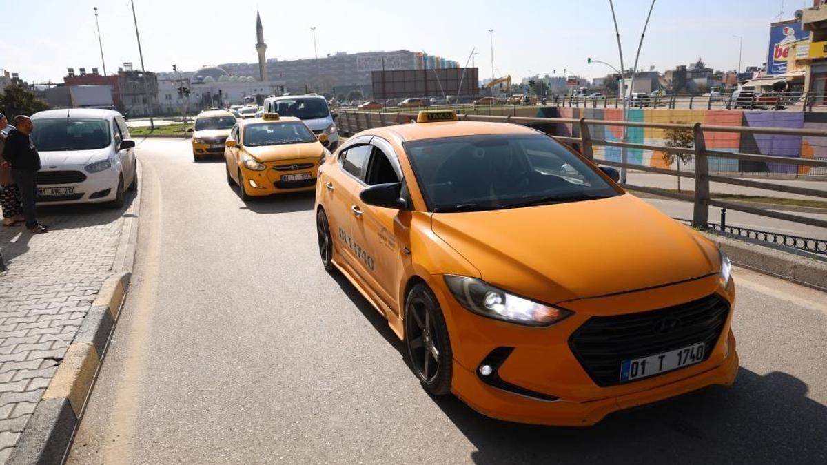 Adanalı taksicilerden korsan taksi eylemi