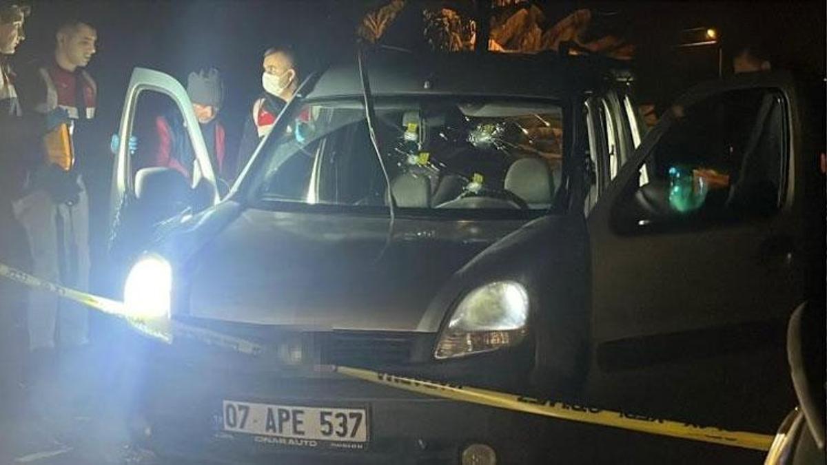 Antalya'da seyir halindeki araca silahlı saldırı: 1 ölü