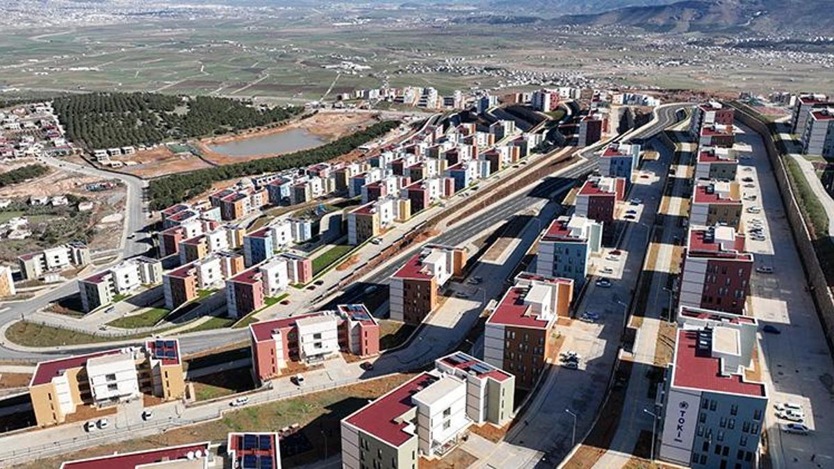 Depremzedeler, yeni yuvalarının ödeme planını sevinçle karşıladı: 'Bir araba parası bile değil'