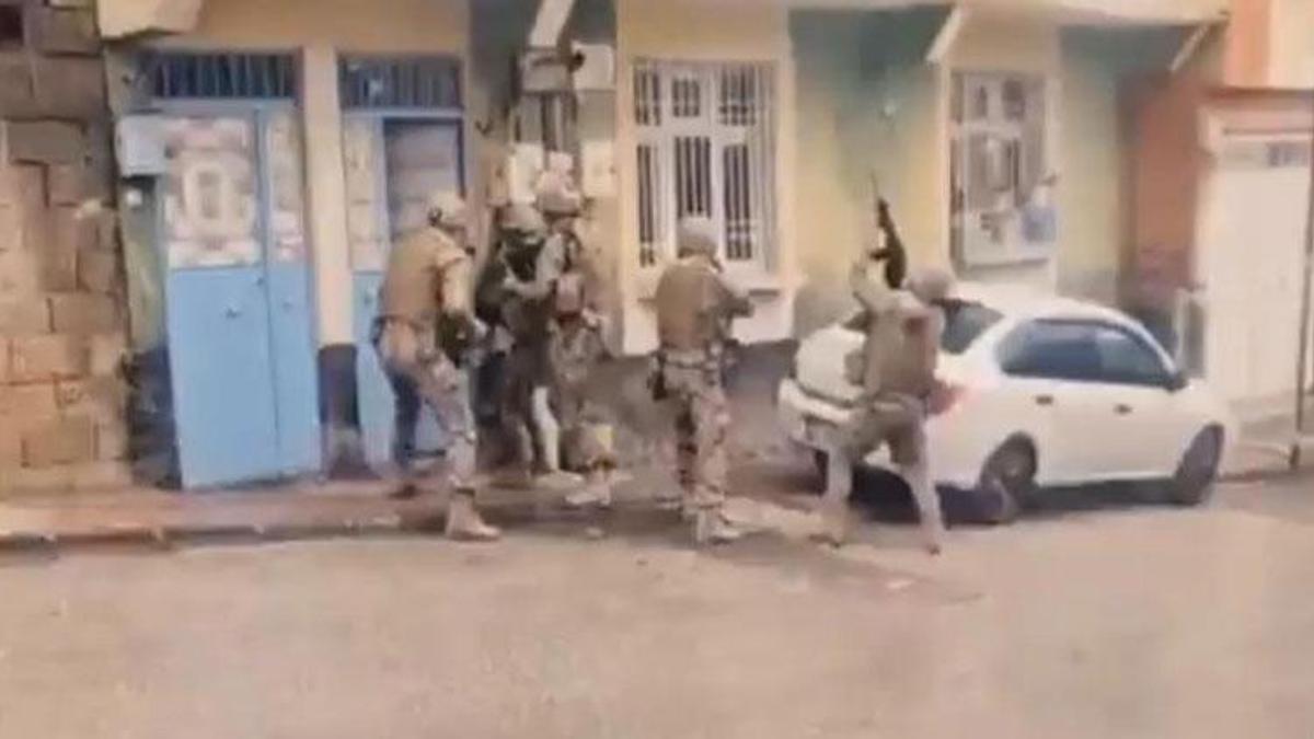 Şahinbey'de lüks restoranı kurşunlayan 2 şahıs yakalandı