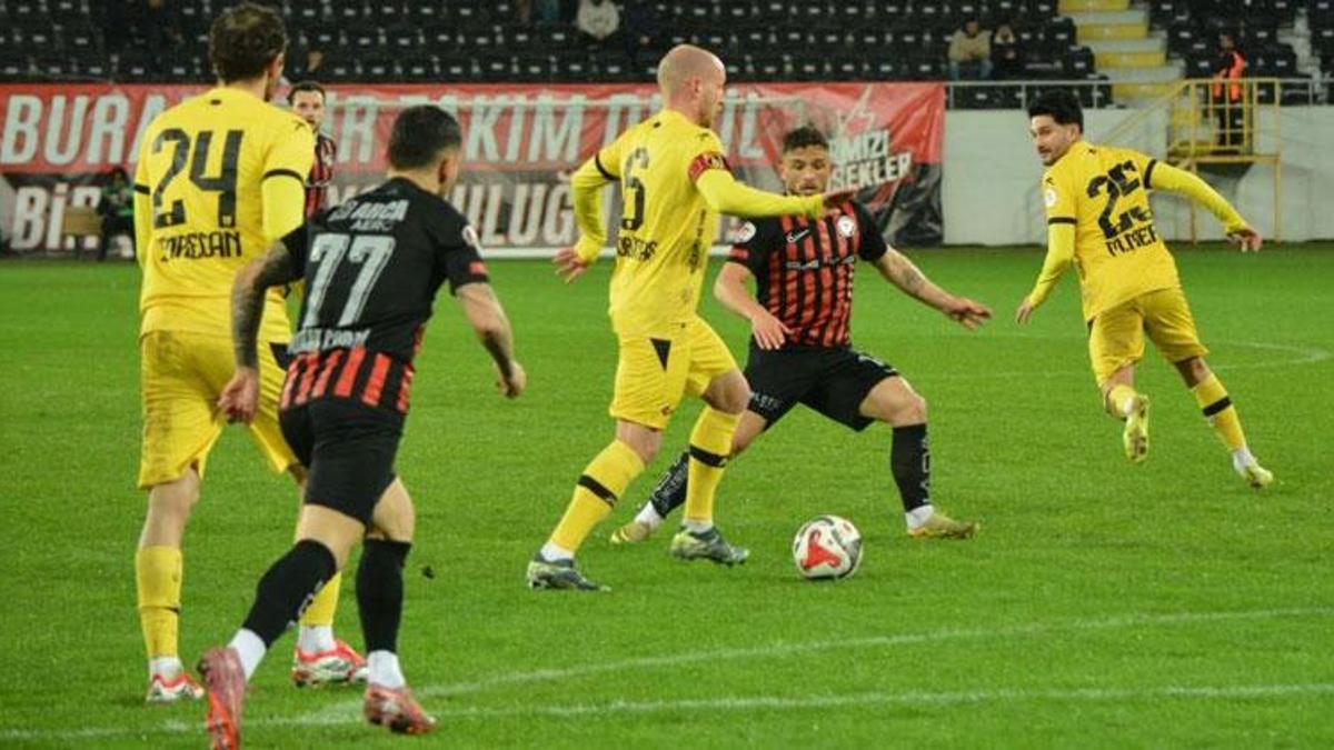 Çorum FK-İstanbulspor maçında gol düellosu! 3 puan konuk takımın