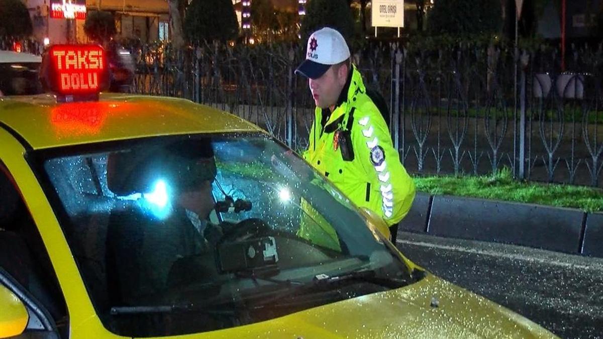 Fatih'te bu gece polis denetimi: Helikopter destek verdi