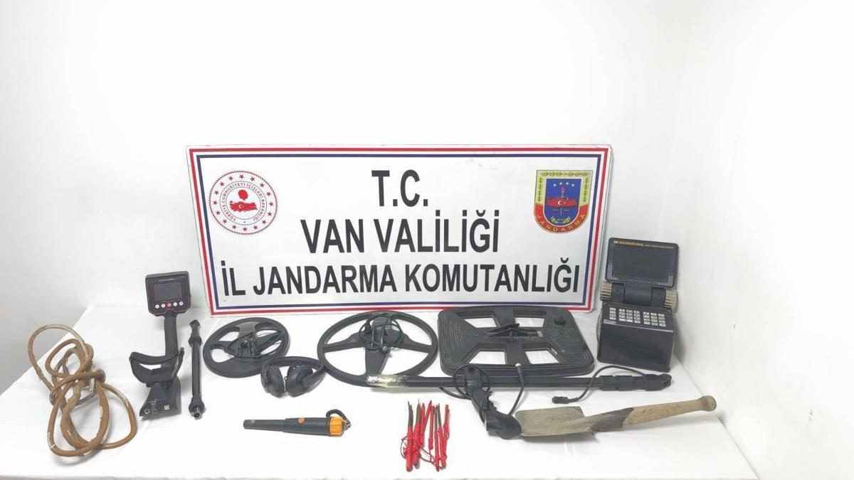 Van'da kaçak kazı yapan 3 kişi suçüstü yakalandı