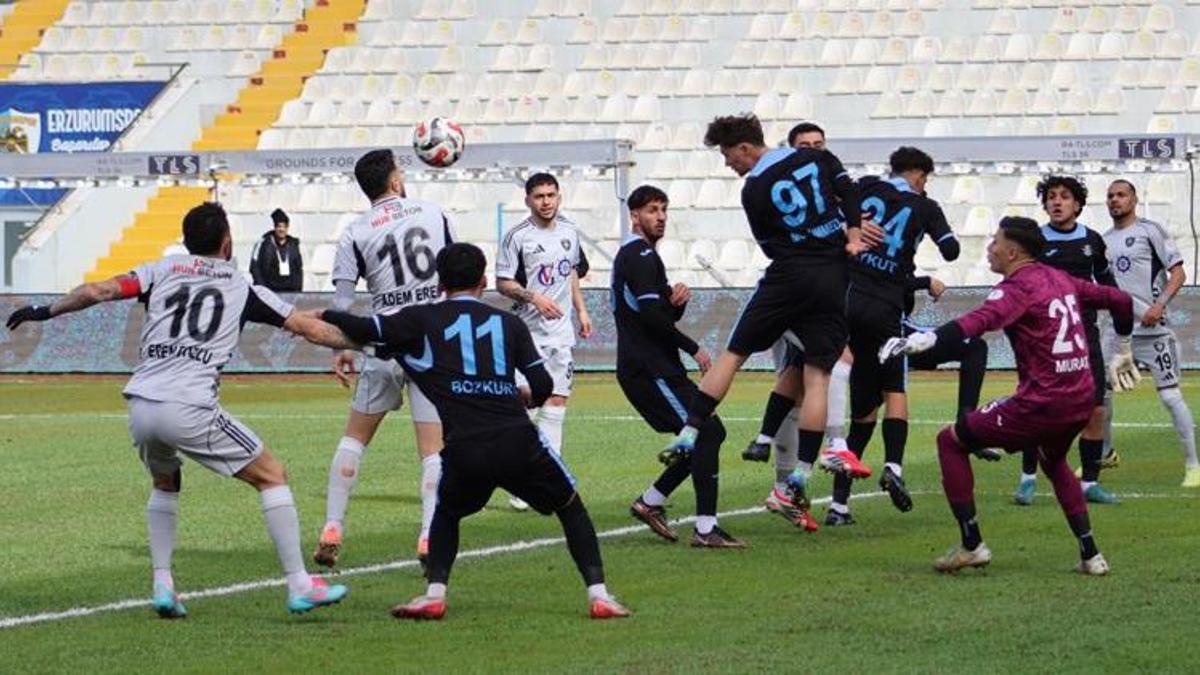 Adana Demirspor yine dağıldı! Erzurumspor FK'dan 7 gol birden