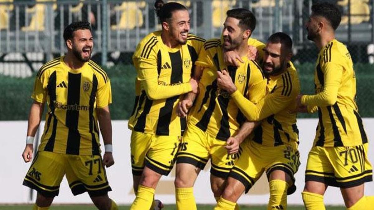 TFF 2. Lig 24. hafta maçında Aliağa FK evinde Muşspor'u 4 golle geçti