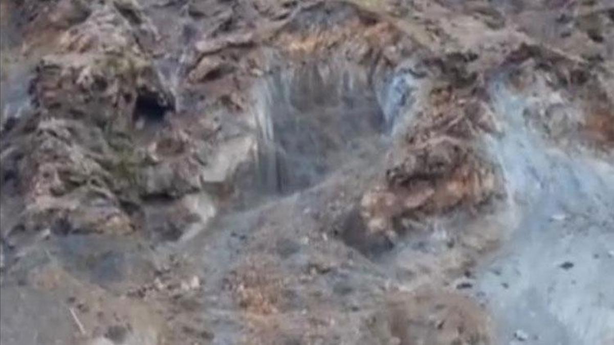 Elazığ Palu’da heyelan anı kamerada yansıdı