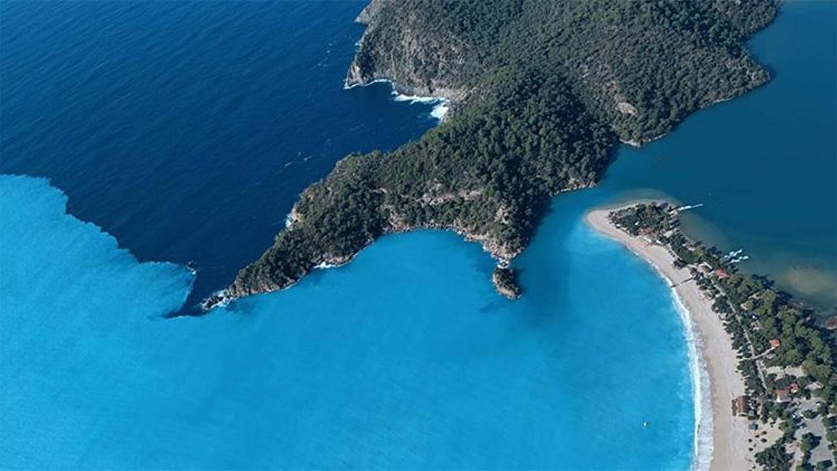 Ölüdeniz turkuaza büründü! Görüntüler nefes kesti