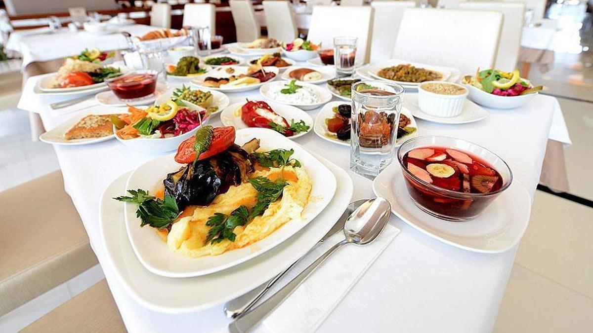 İptal edilen iftar programlarının bütçesi ihtiyaç sahiplerine erzak olarak dağıtılacak