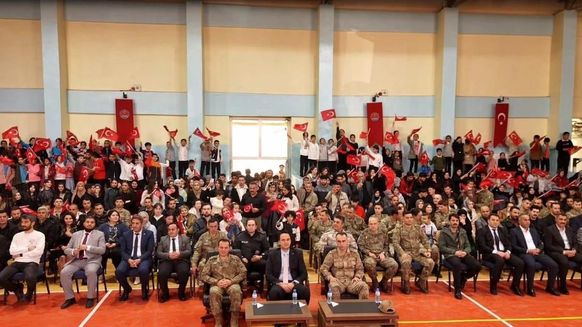 Askeri bando takımı, Hakkari'de konser verdi