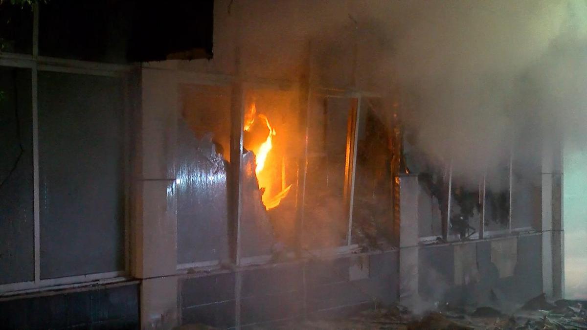 İstanbul - Bağcılar'da 4 katlı tekstil fabrikası alev alev yandı