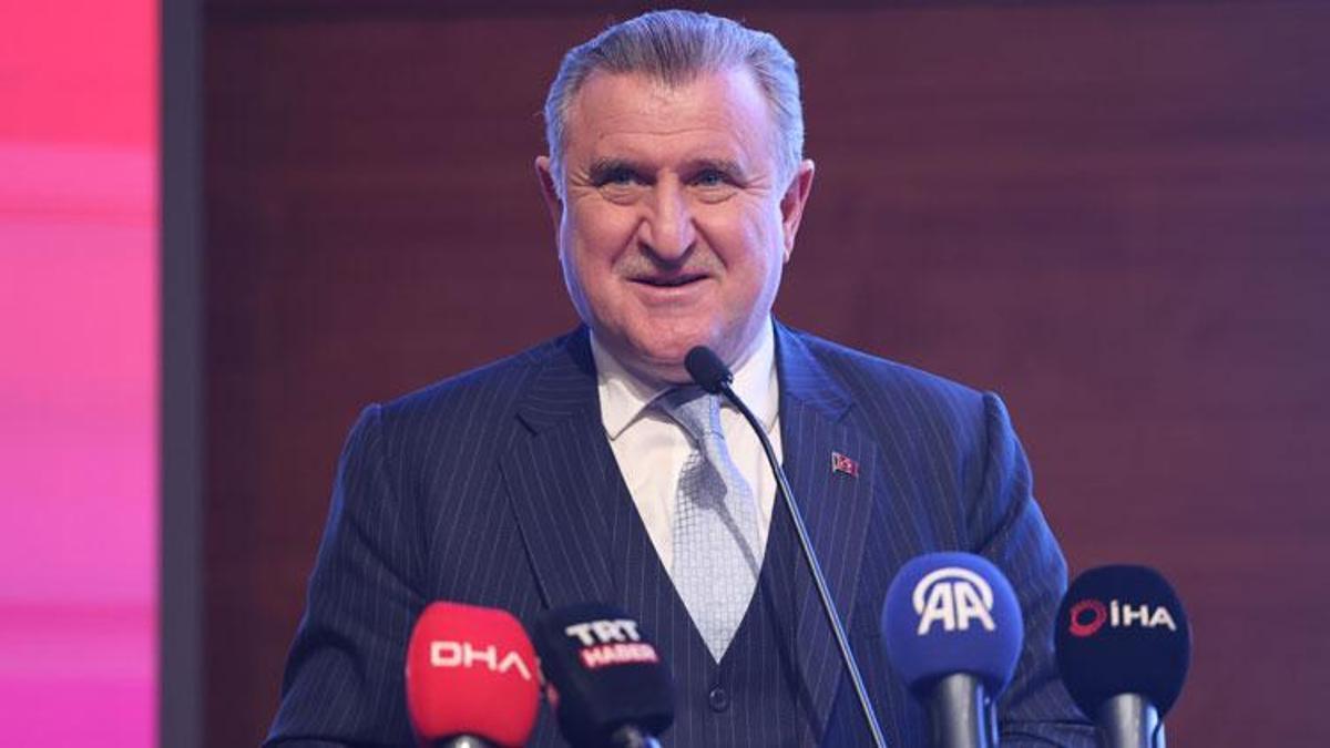 Bakan Bak: 2030'a kadar 100 bin yapay zeka girişimcisi yetiştireceğiz