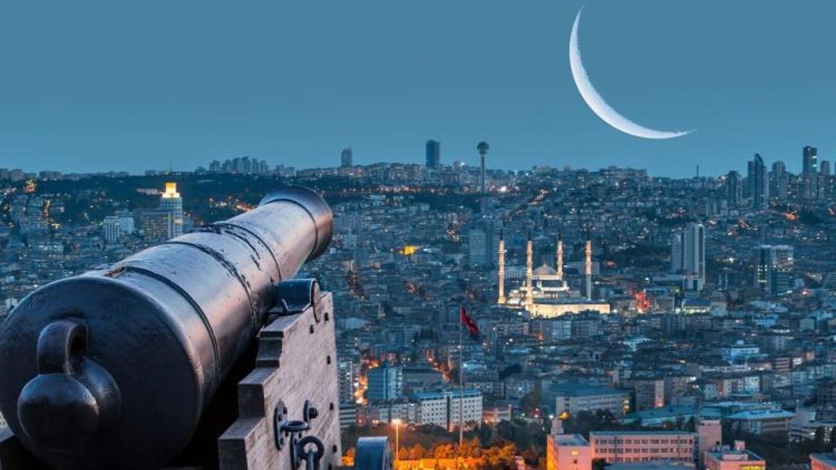 İftar anında okunacak dua: Ezan okunurken dua okumanın fazileti!