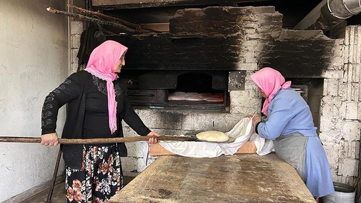 Isparta'da Ramazan mesaisi: Baba'nın memleketinden sofralara: İslamköy ekmeğine sipariş yağıyor!