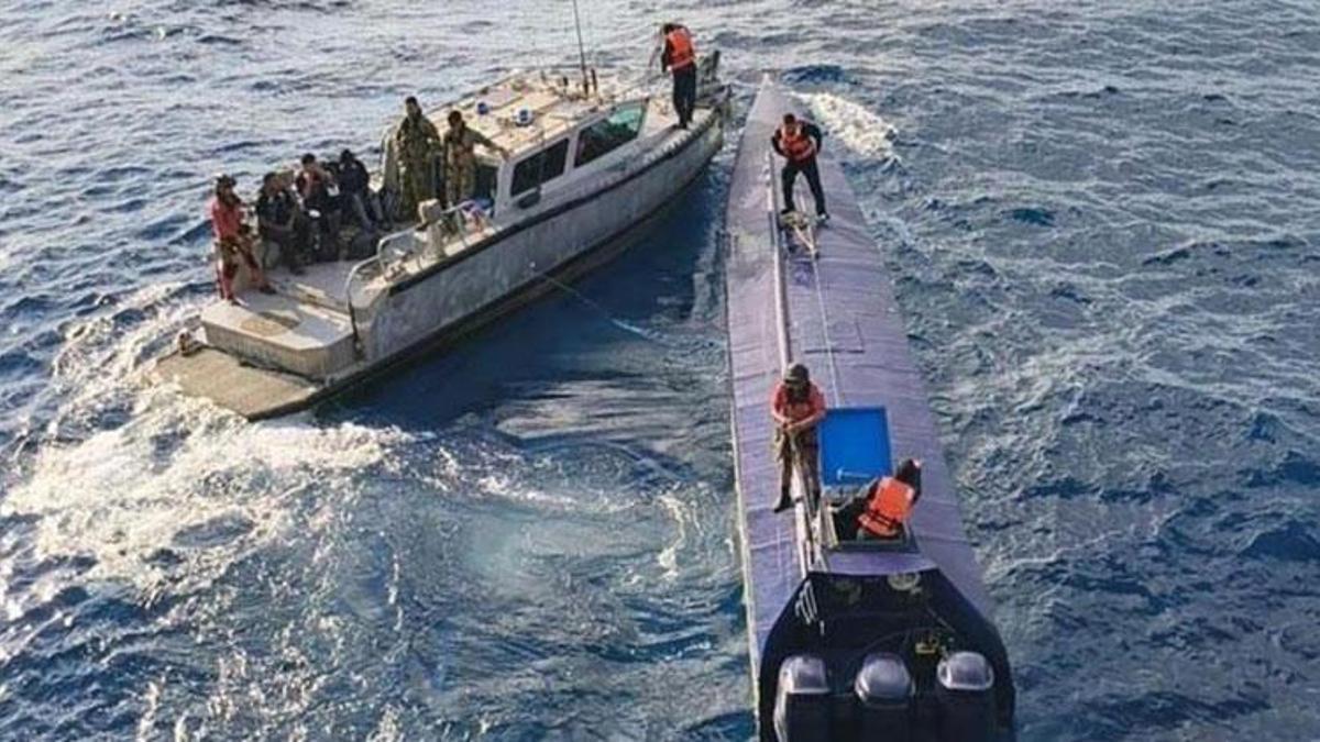 Pasifik Okyanusu'nda 4 ton uyuşturucu taşıyan denizaltı ele geçirildi