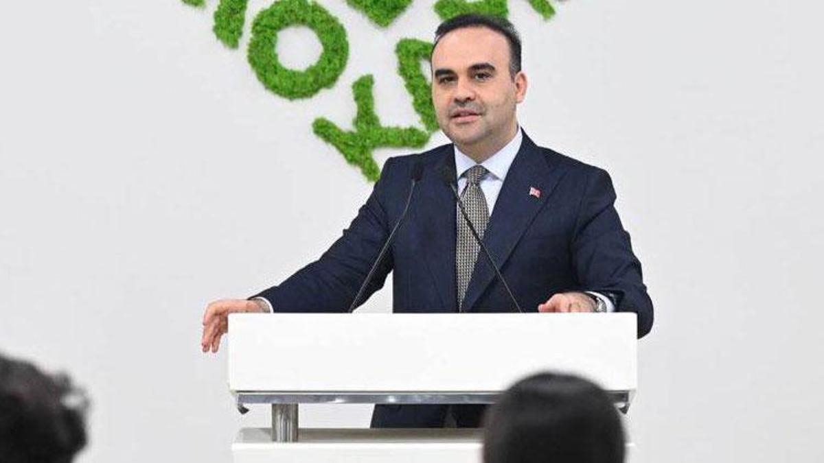 Bakan Kacır, ilk iftarını TÜBİTAK Fen Lisesi öğrencileriyle yaptı