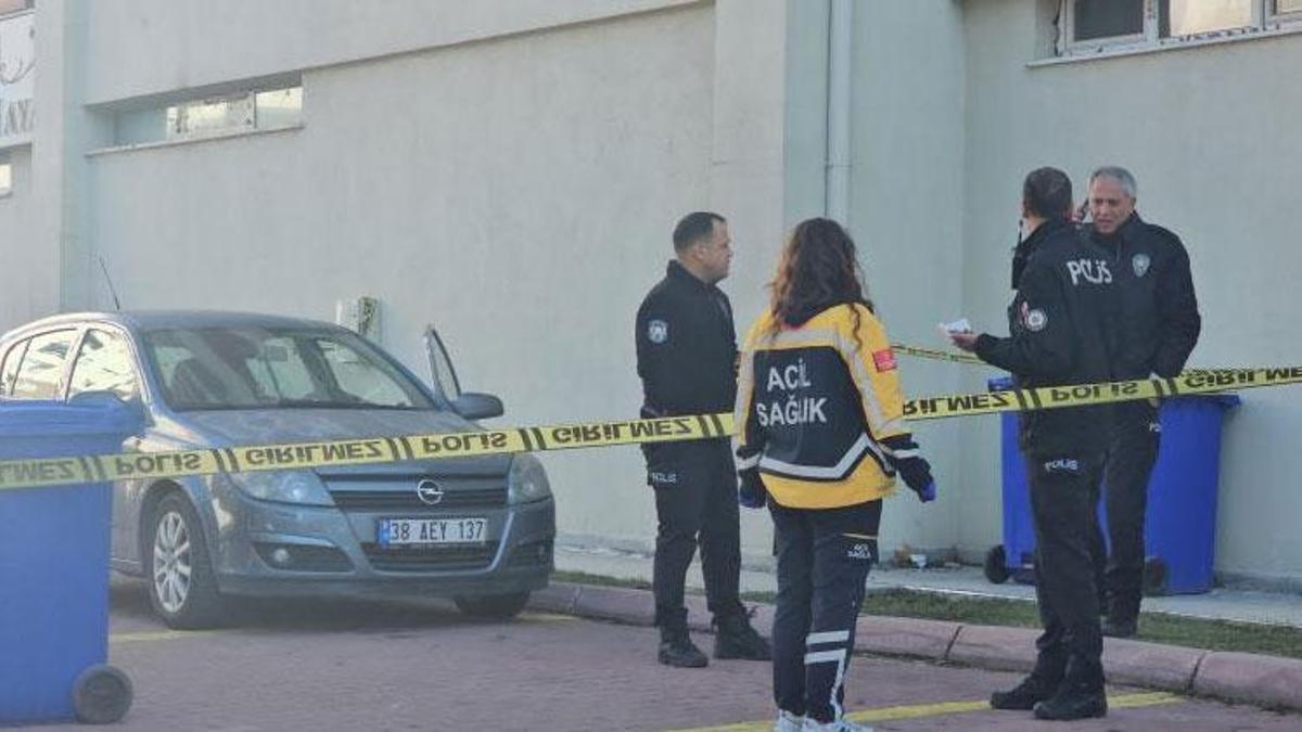 Kayseri Talas'ta bir kişi aracında ölü bulundu