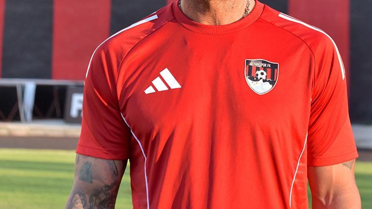 Vanspor'da yapamadı, gittiği takımdan da kovuldu