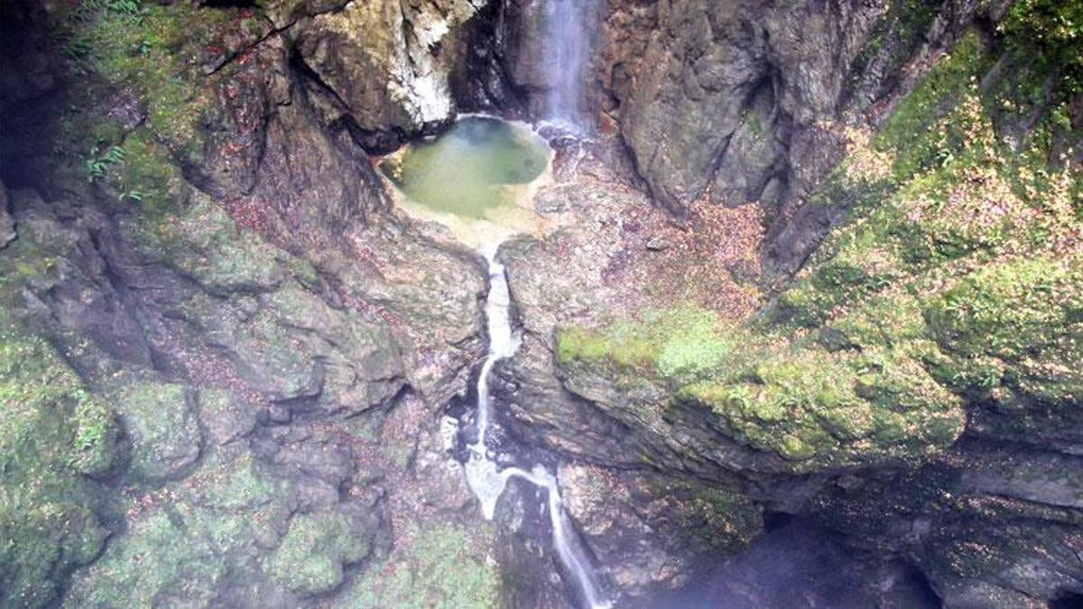 Kastamonu’nun gizli cennet köşesi! İçerisinde şelale akan Karadeniz'in en derin mağarası görenleri mest ediyor