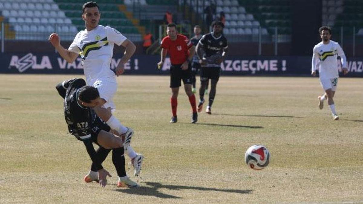 Iğdır FK sahasında Esenler Erokspor'a 3-0 mağlup oldu