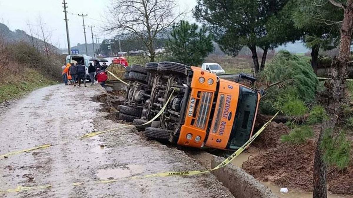 Balıkesir'de beton mikseri ağaçların üzerine devrildi; 1 ölü, 1 yaralı