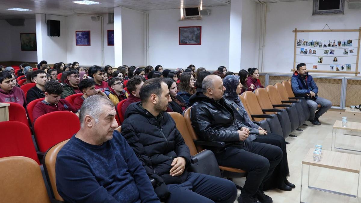 Öğrenciler dolandırıcılığa karşı bilinçlendirildi