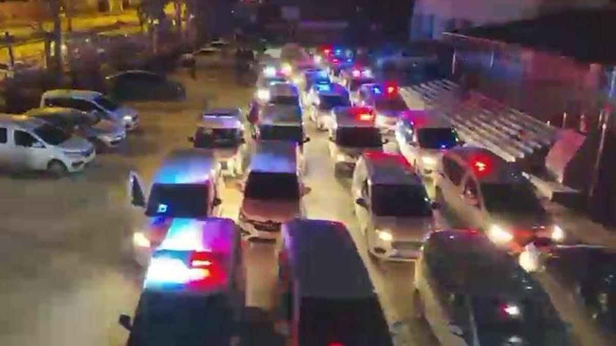 ‘Gümrük geçişinde rüşvet’ operasyonunda milyonlarca TL’lik döviz ve silah ele geçirildi