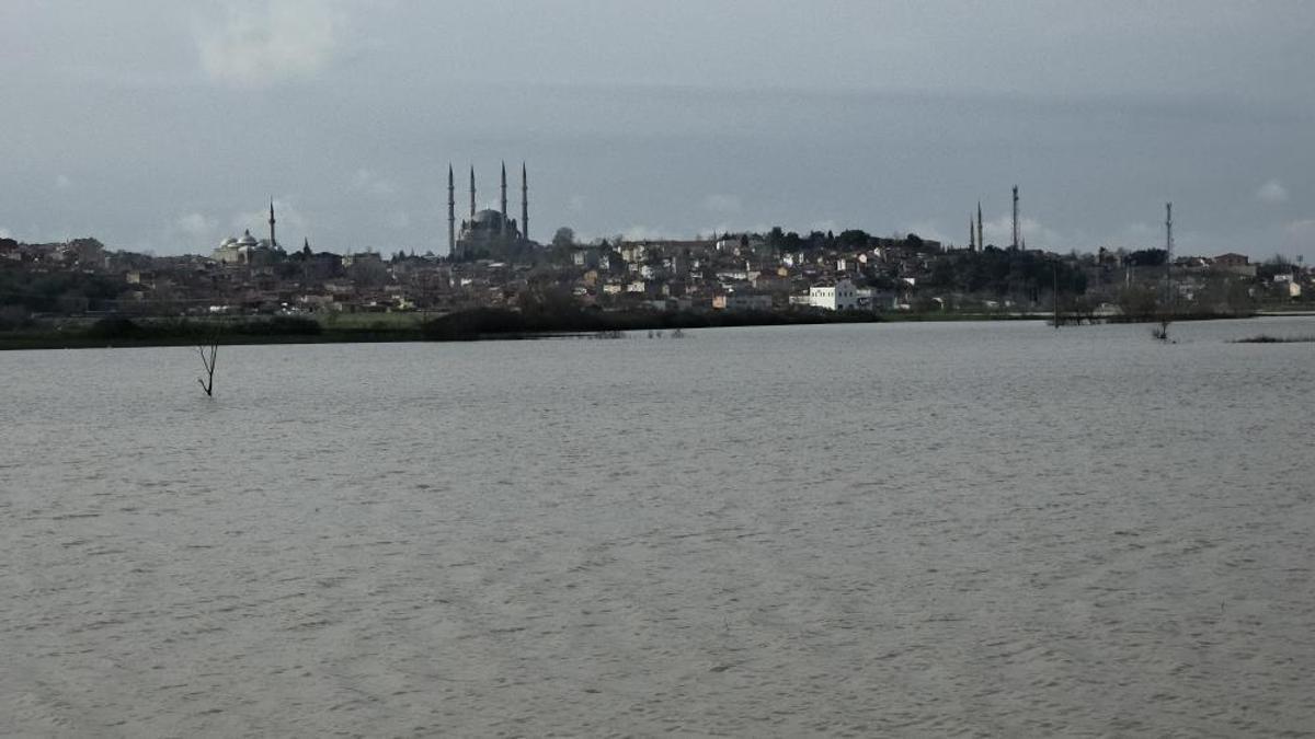 Selimiye Camii, göle dönen tarlalardan İstanbul’daki Sultanahmet’i andırdı