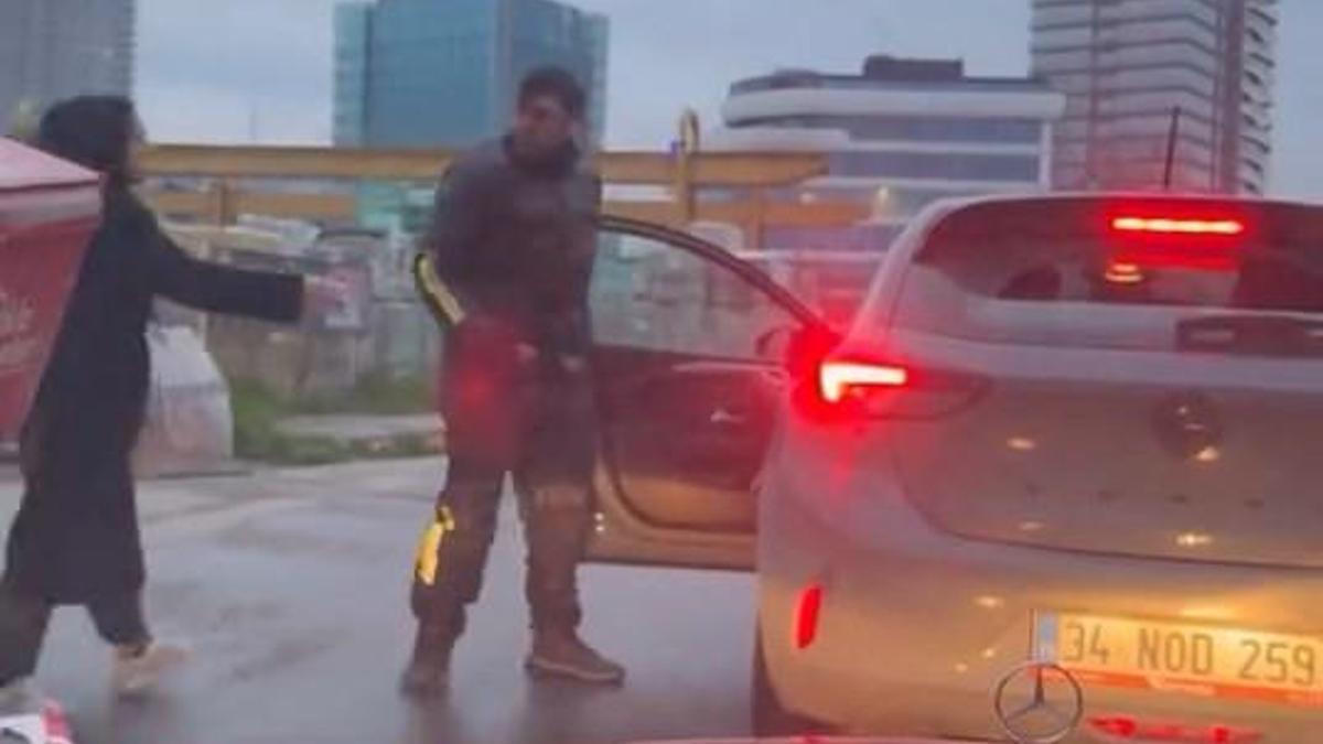 İstanbul - Pendik'te tartıştığı sürücüyü kolundan tutup otomobilden indirmeye çalıştı