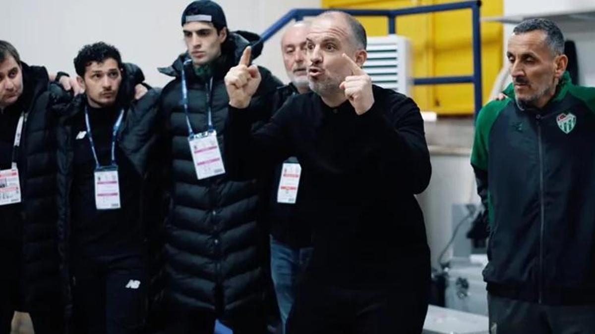 Bursaspor'da Mustafa Er'in soyunma odasında yaptığı konuşma ortaya çıktı
