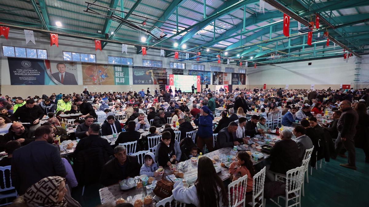 Mardin Valiliği'nce Derik’te iftar programı düzenlendi