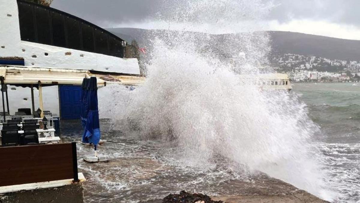 Meteoroloji'den Bodrum-Kaş arasında fırtına uyarısı