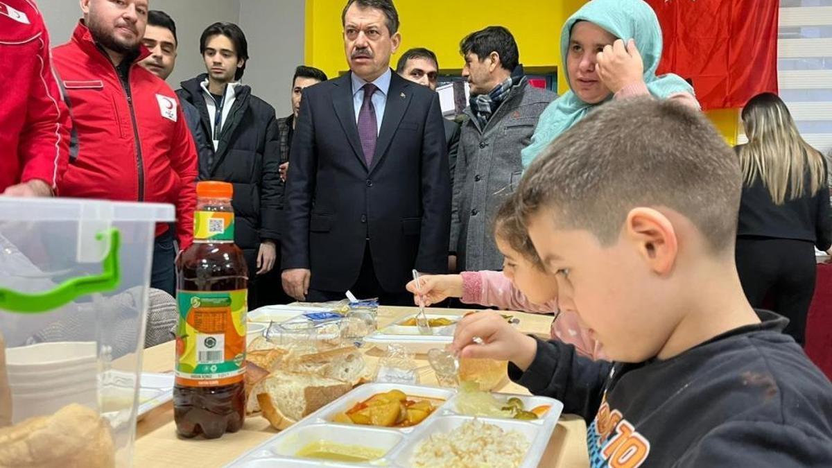 İzmir’de örnek proje! Her gün 2 bin kişiye iftar hazırlıyor