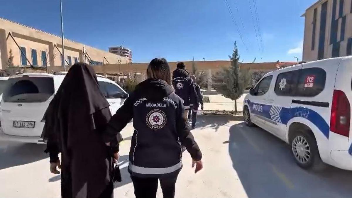 Mardin'de 5 düzensiz göçmen ile 1 organizatör yakalandı